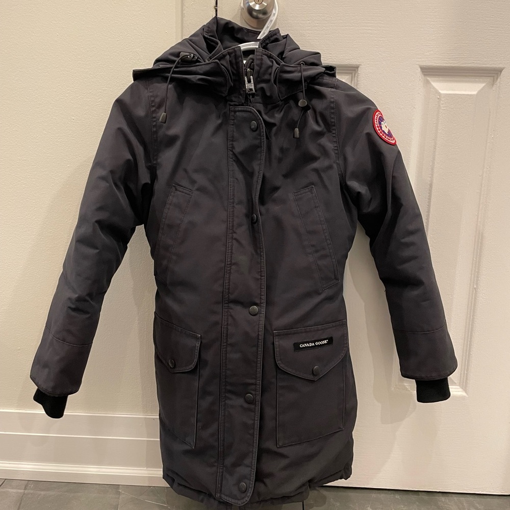 Authentic Navy Canada Goose Jacket Women - Picture 2 of 10